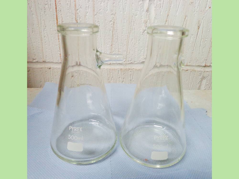 Pyrex 500mL Filter Flask Conical With Hole/Spout mix, 12 pcs.